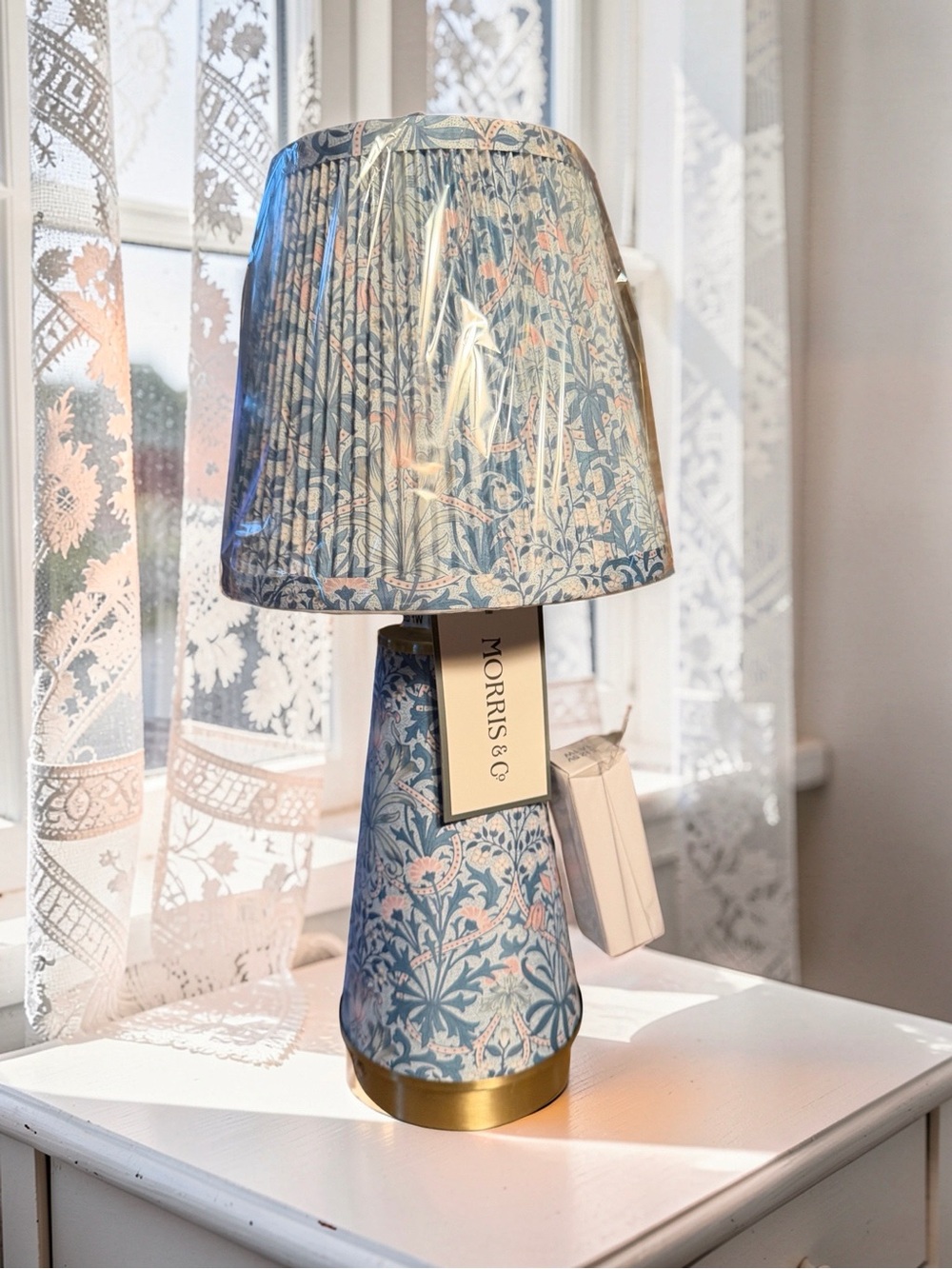 Morris & Co. NWT Woodland Weeds Blue Floral Table Lamp & Pleated Shade